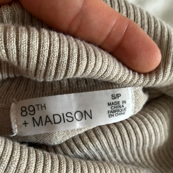 NWOT 89 TH MADISON BEIGE TURTLENECK SWEATER BLOUSE SIZE SP - Picture 4 of 5